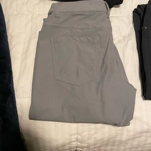 Gray LuluLemon Men’s ABC Pants - original fit 32x30